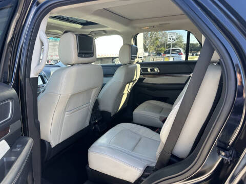 2017 Ford Explorer Platinum