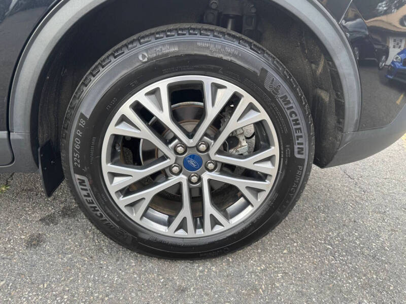 2020 Ford Escape SEL