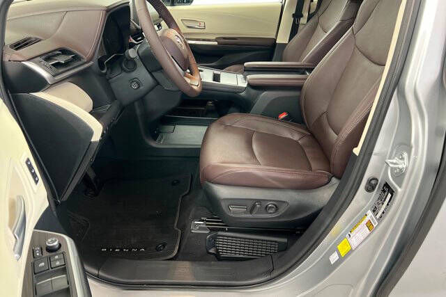 2023 Toyota Sienna Platinum 7-Passenger
