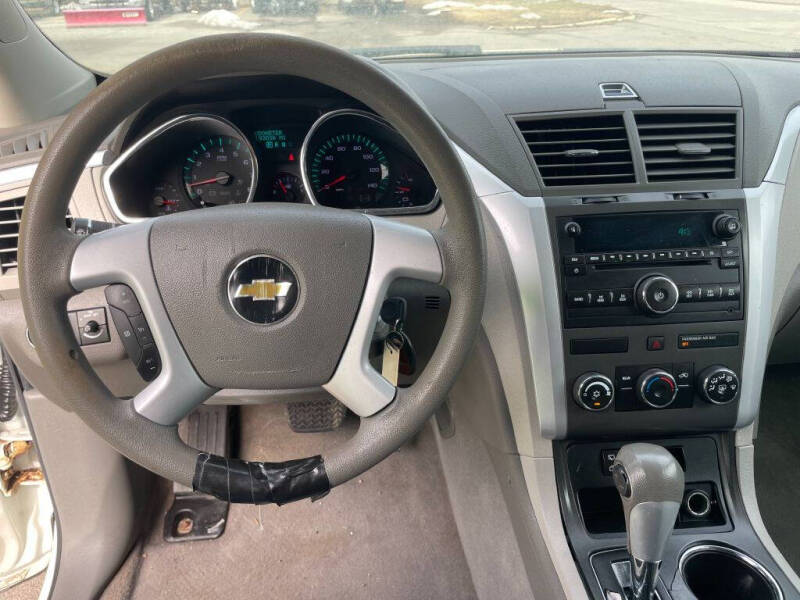 2011 Chevrolet Traverse LS