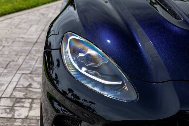 2025 Aston Martin DBX 707