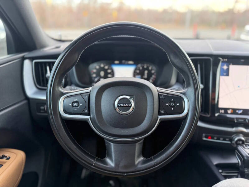 2020 Volvo XC60 T5 Momentum