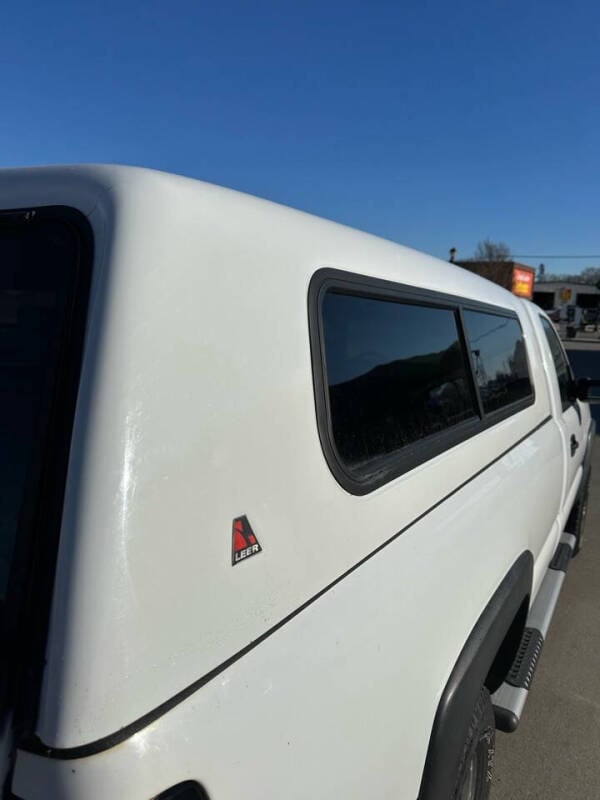 2005 Chevrolet Silverado 2500HD base photo 16