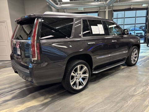 2016 Cadillac Escalade Luxury Collection