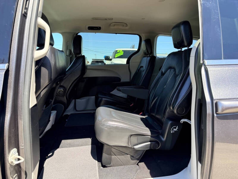 2022 Chrysler Pacifica Touring L