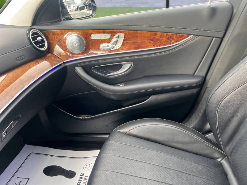 2017 Mercedes-Benz E-Class E 300 4MATIC