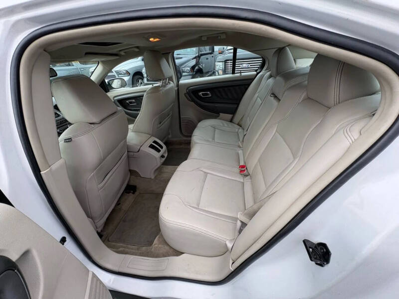 2011 Ford Taurus SEL