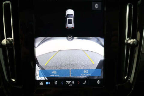 2024 Volvo XC40 B5 Plus Dark Theme