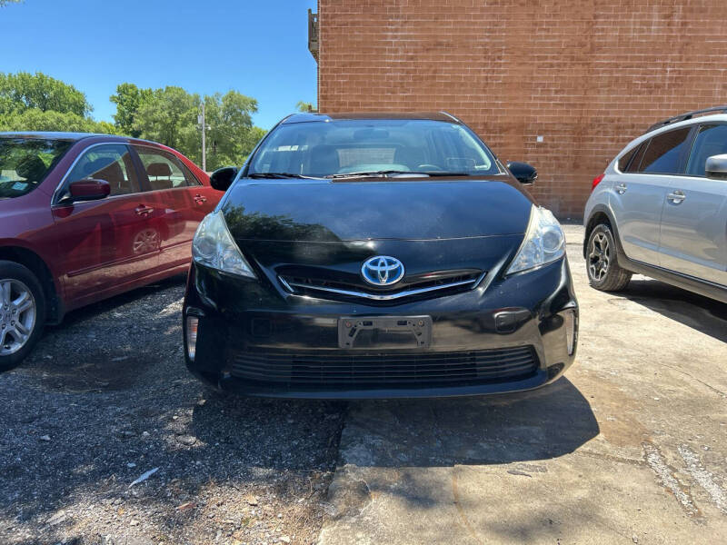 2012 Toyota Prius v Five