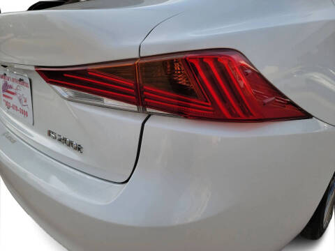 2017 Lexus IS 200t