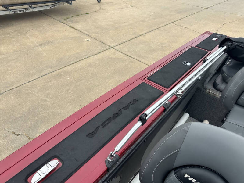 2020 Tracker Targa V19