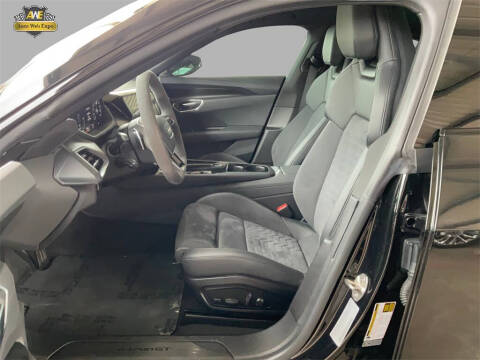 2022 Audi e-tron GT quattro Premium Plus