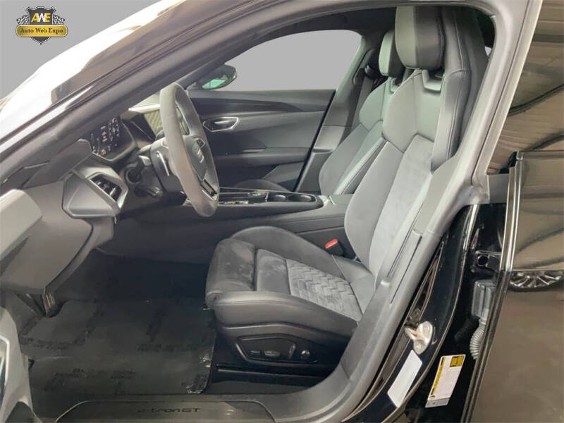 2022 Audi e-tron GT quattro Premium Plus