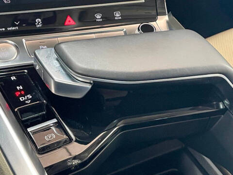 2019 Audi e-tron quattro Premium Plus