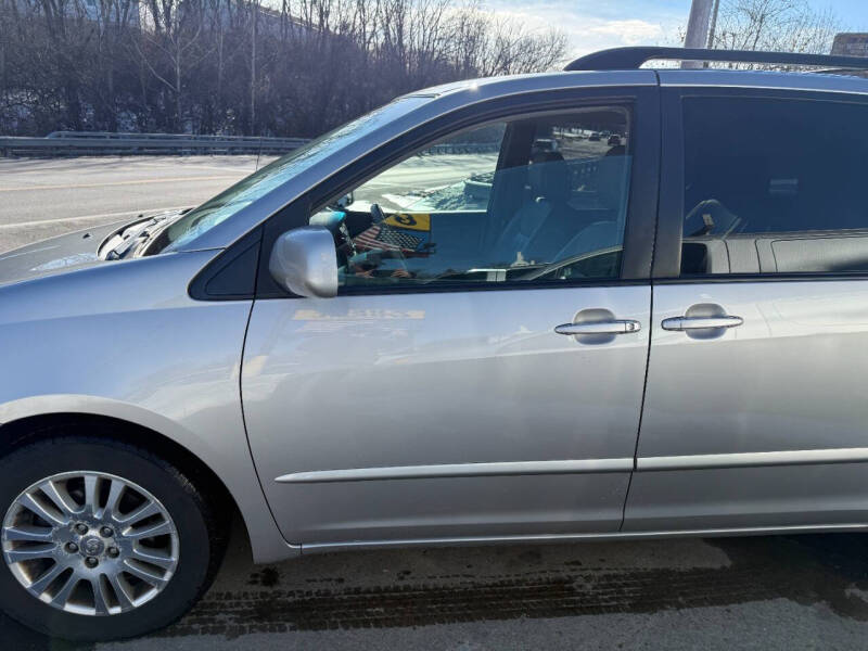 2009 Toyota Sienna XLE