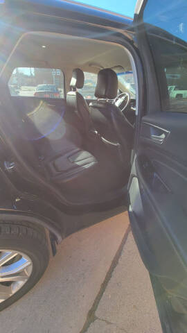 2020 Ford Edge Titanium