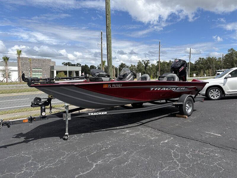 2020 Tracker Pro195TXW