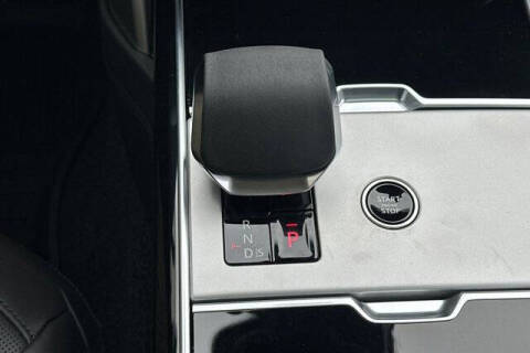 2025 Land Rover Range Rover P400 SE