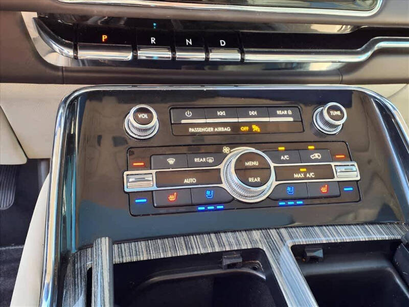 2018 Lincoln Navigator Black Label