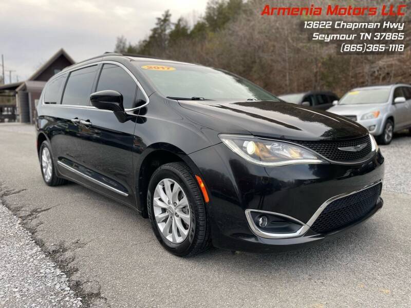 2017 Chrysler Pacifica for sale at Armenia Motors in Seymour TN