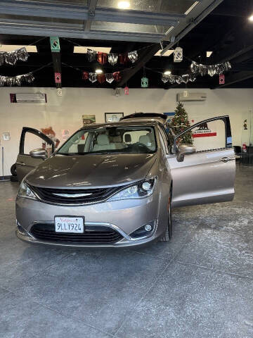 2018 Chrysler Pacifica Hybrid Touring Plus