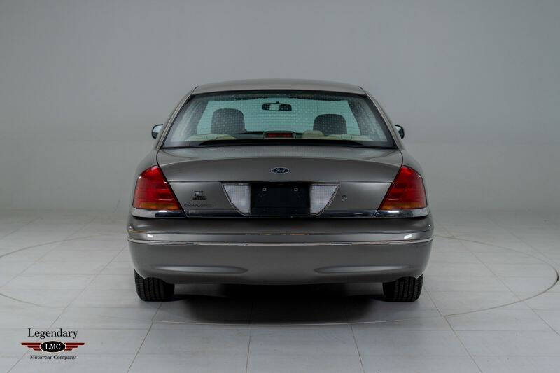 2003 Ford Crown Victoria