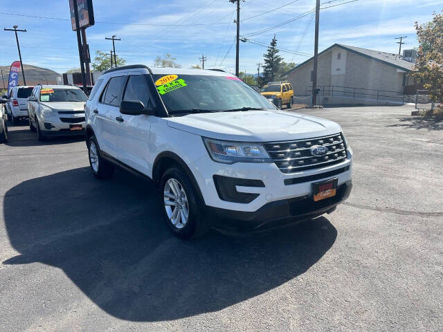 2016 Ford Explorer Base - Photo 2