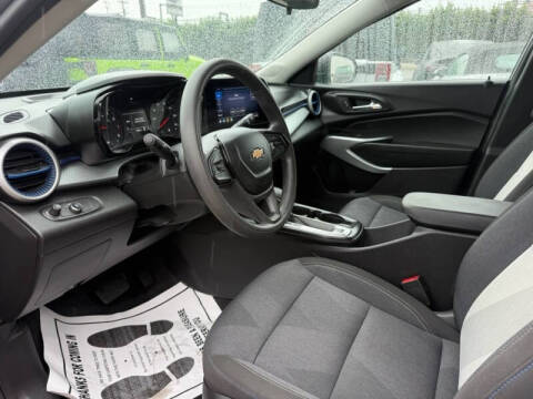 2025 Chevrolet Trax LS