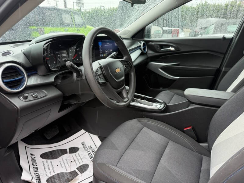 2025 Chevrolet Trax LS