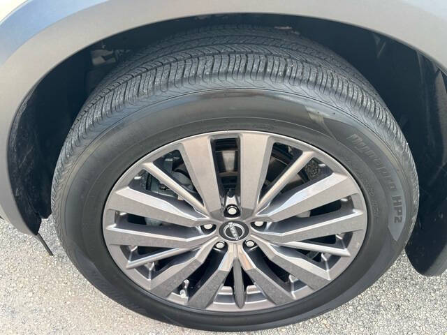 2024 Nissan Pathfinder SL