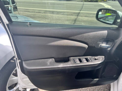 2012 Chrysler 200 LX