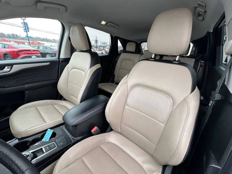 2022 Ford Escape SEL