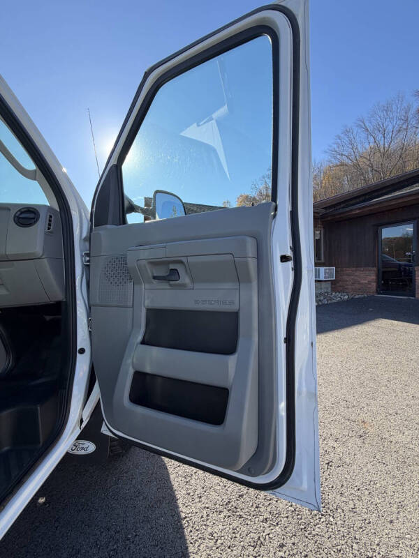 2016 Ford E-Series E-350 SD