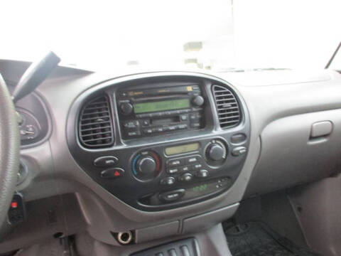 2005 Toyota Sequoia SR5