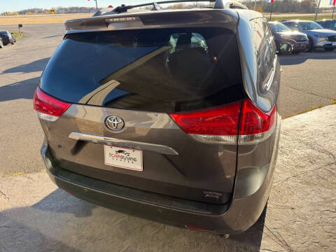 2014 Toyota Sienna Limited 7-Passenger