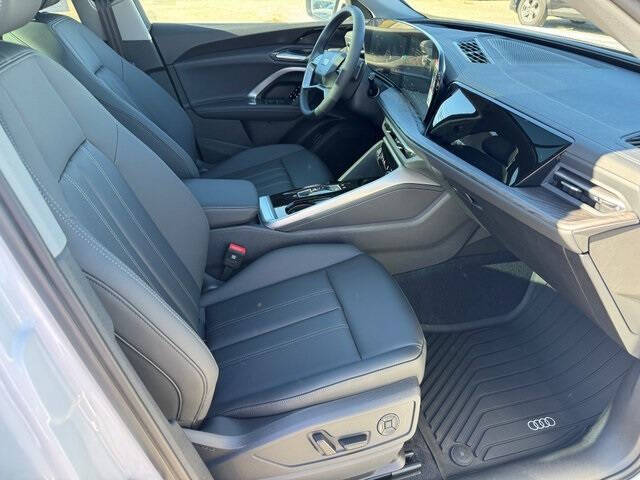 2025 Audi Q5 quattro Premium TFSI