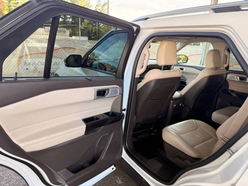 2020 Ford Explorer Platinum