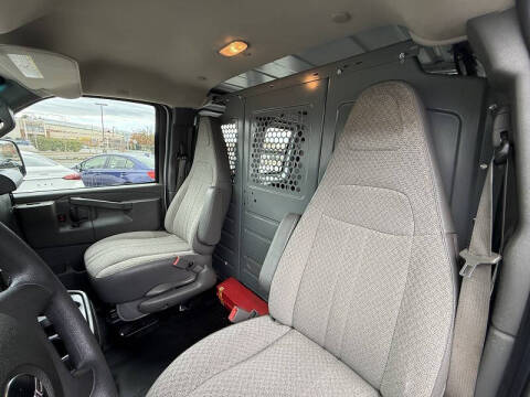 2017 GMC Savana 2500