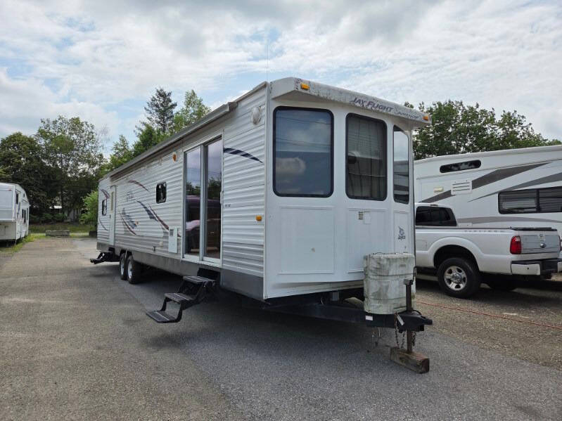 2009 Jayco Jayflight Bungalow 41' Park Model Delivery Available