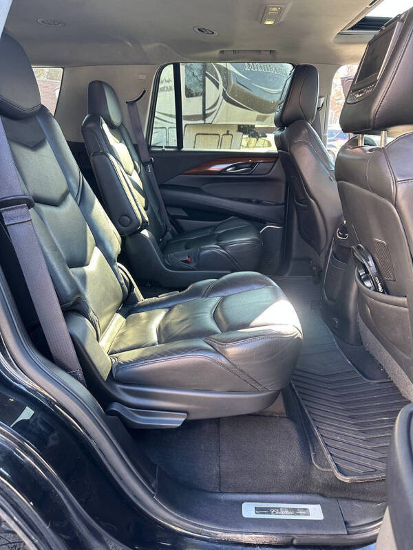 2017 Cadillac Escalade Luxury