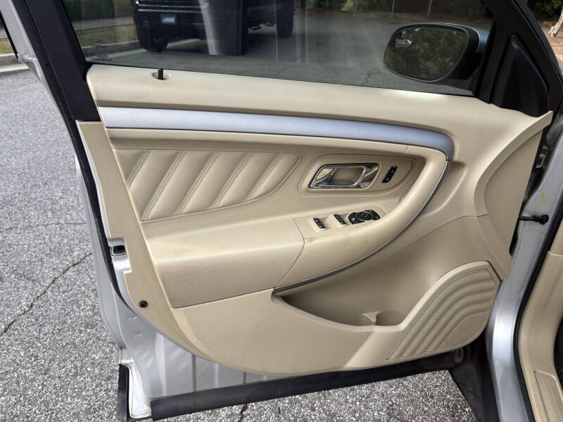 2016 Ford Taurus SEL