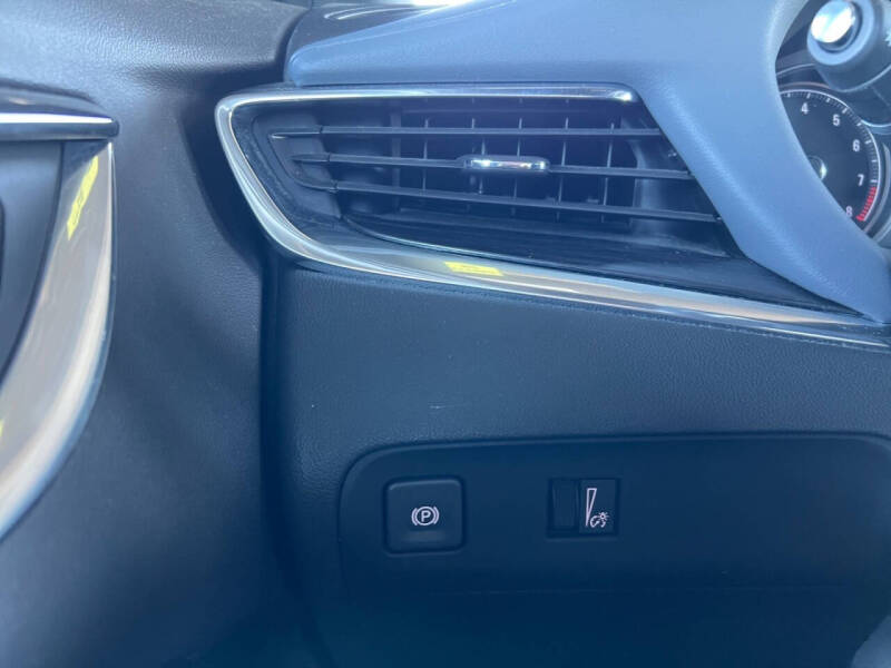 2022 Buick Enclave Essence