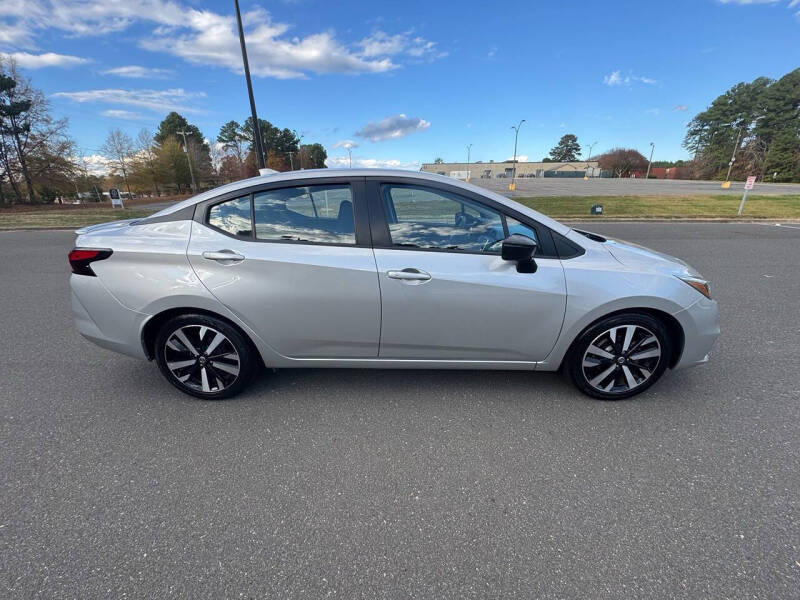 2022 Nissan Versa SR