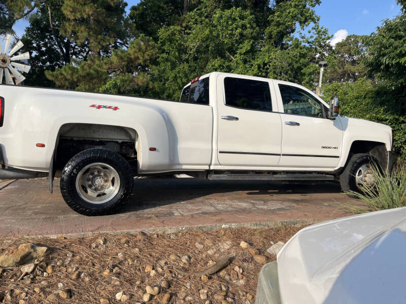 2017 Chevrolet Silverado 3500HD LTZ's photo
