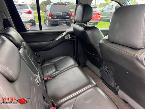 2005 Nissan Pathfinder LE