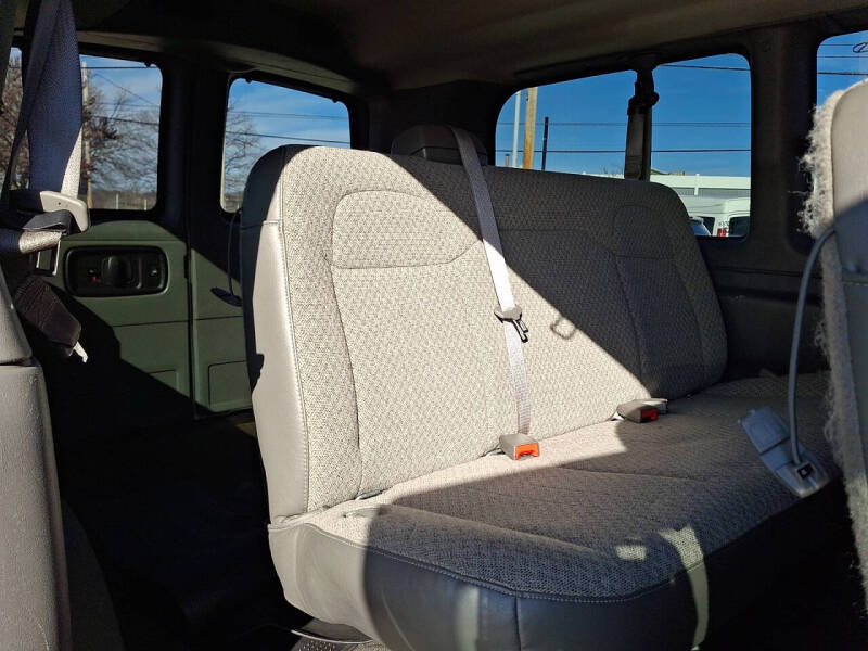 2017 Chevrolet Express LS 2500