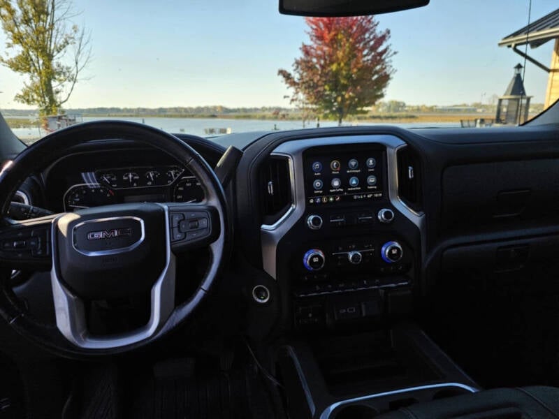 2021 GMC Sierra 1500 SLT photo 11