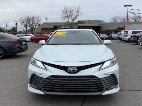 2022 Toyota Camry Hybrid for sale at Carros Usados Fresno in Clovis CA