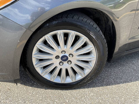 2015 Ford Fusion Hybrid S