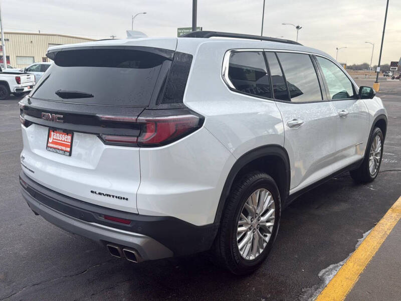 2024 GMC Acadia Elevation